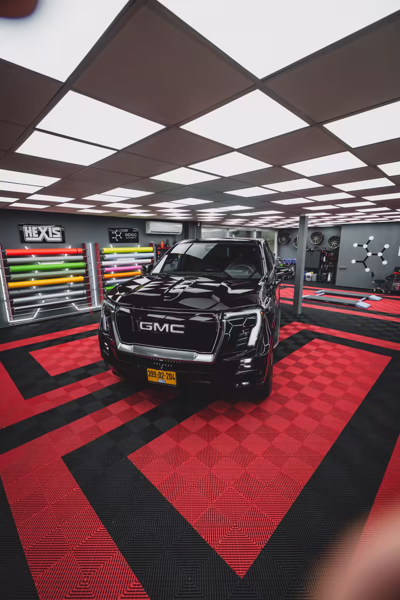 Прозрачная плёнка PPF на GMC Sierra EV