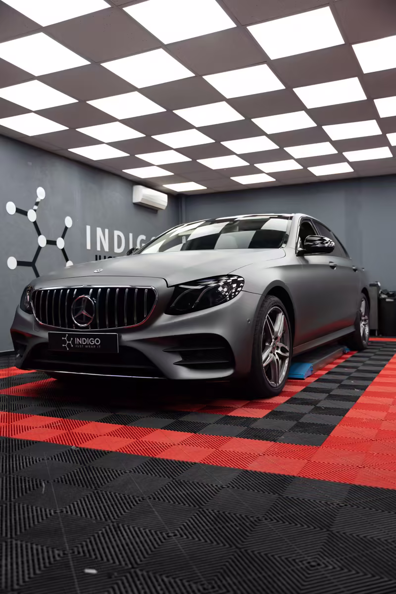 Оклейка Mercedes E300 в матовый серый — фото 10