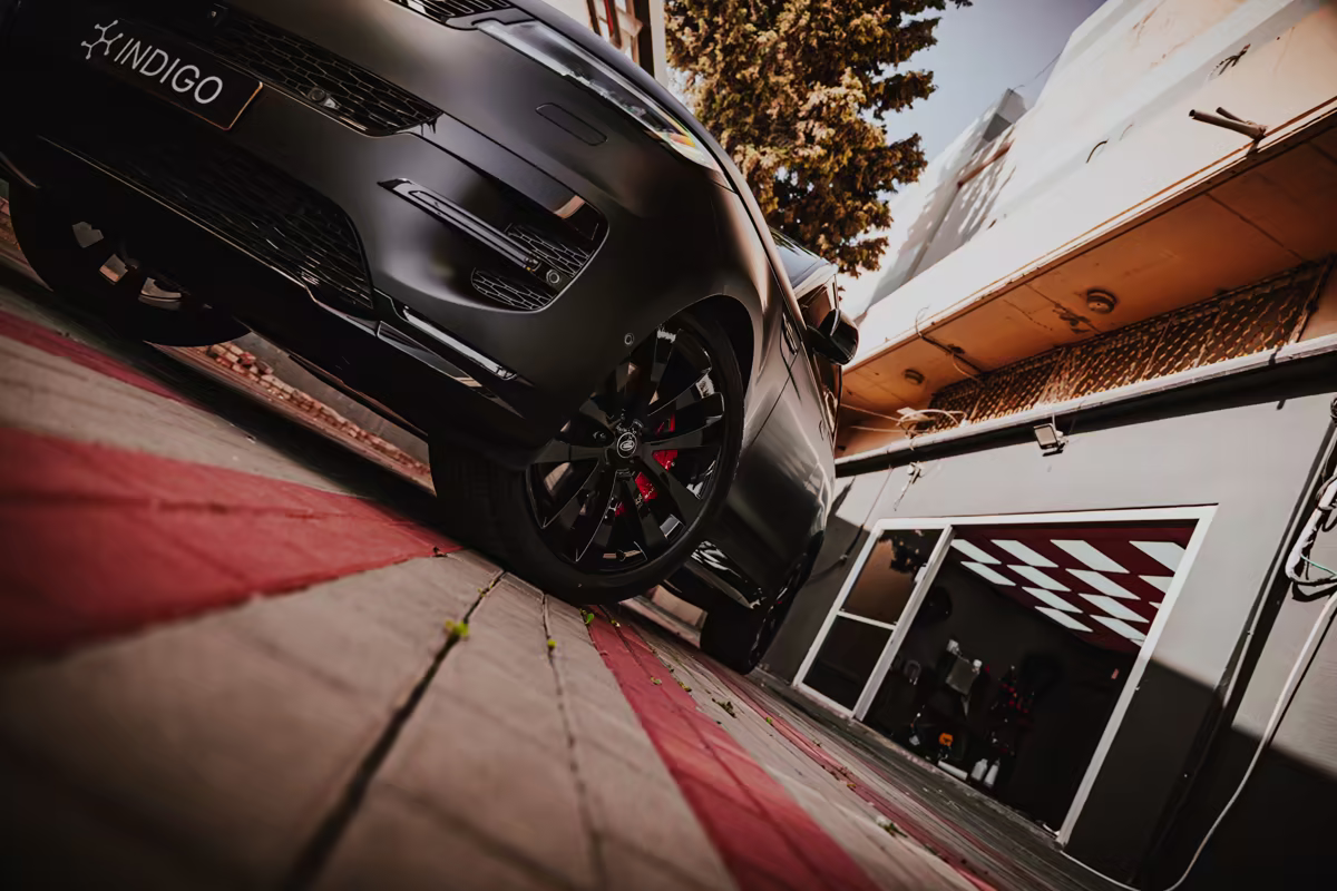 Оклейка Range Rover Sport в матовый чёрный — фото 8
