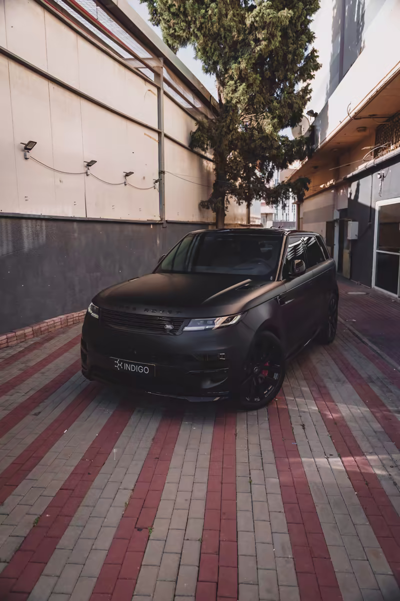 Оклейка Range Rover Sport в матовый чёрный — фото 9