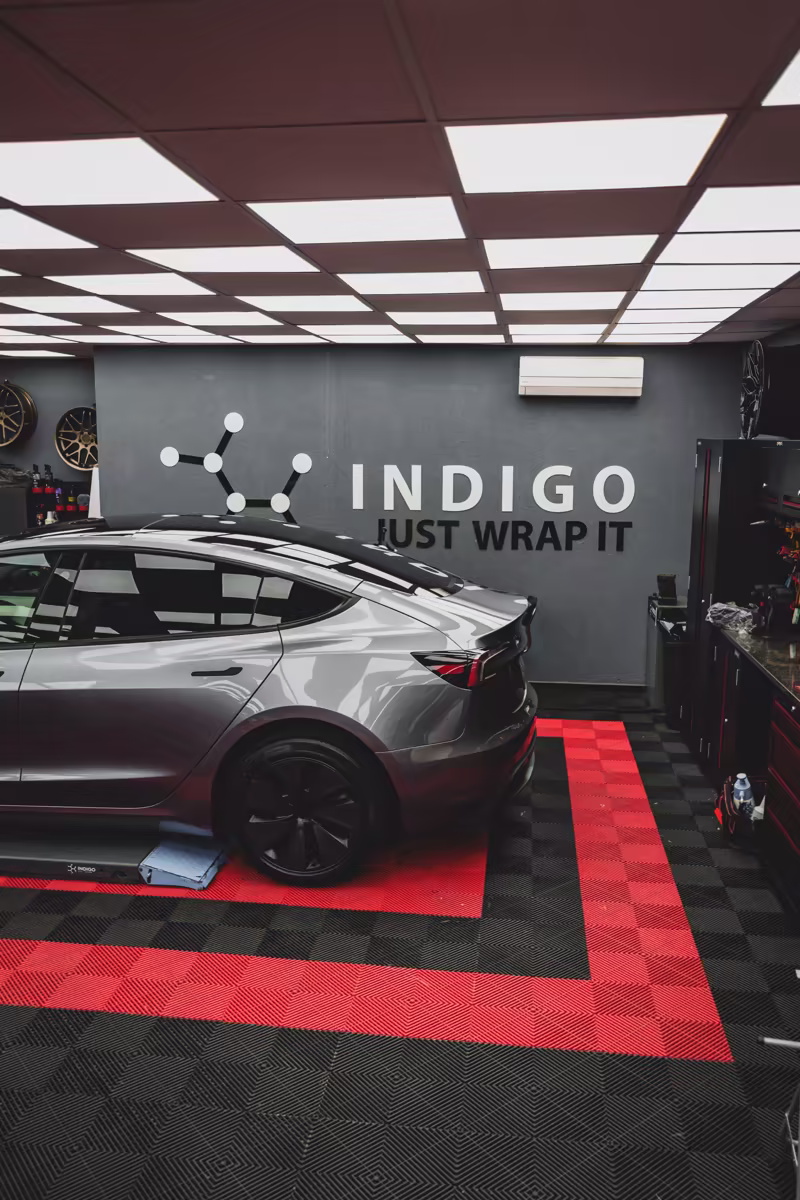 Плёнка PPF в сером на Tesla Model 3
