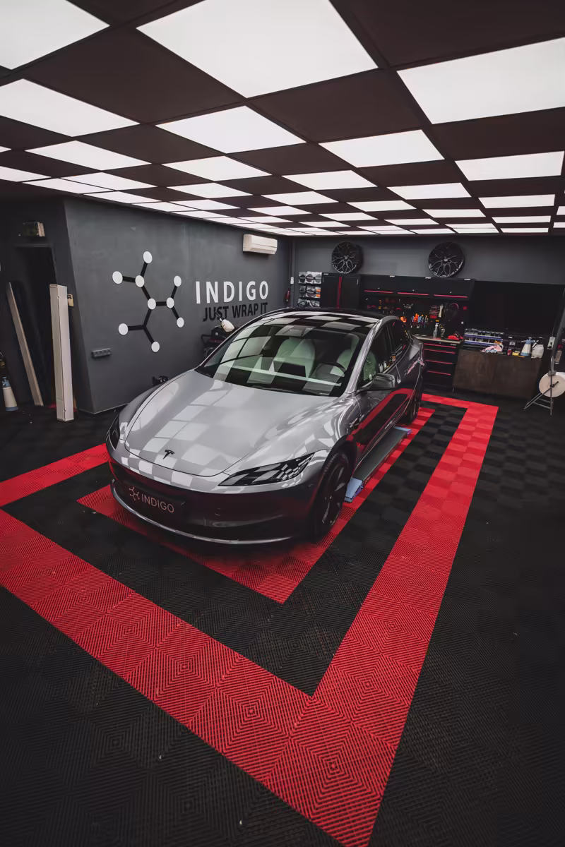 Плёнка PPF в сером на Tesla Model 3 — фото 6
