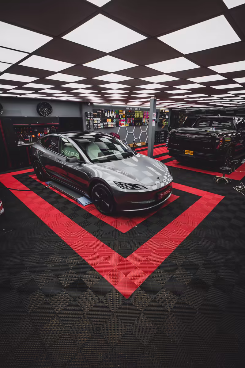Плёнка PPF в сером на Tesla Model 3 — фото 7