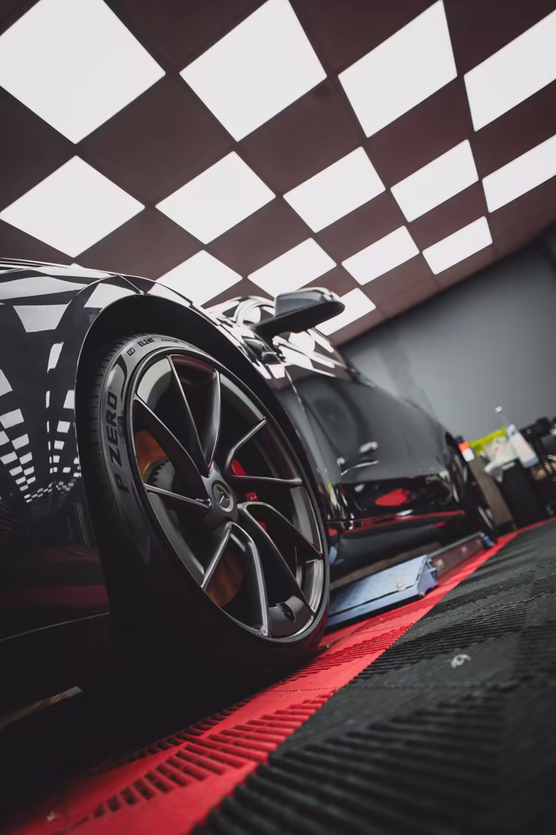 Глянцевая плёнка PPF на Tesla Model 3 Performance — фото 10