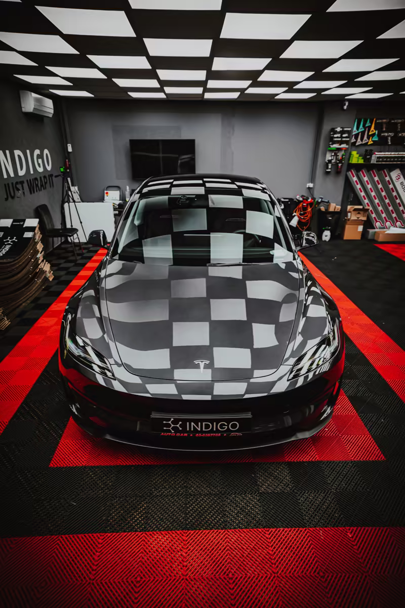 Глянцевая плёнка PPF на Tesla Model 3 Performance — фото 3